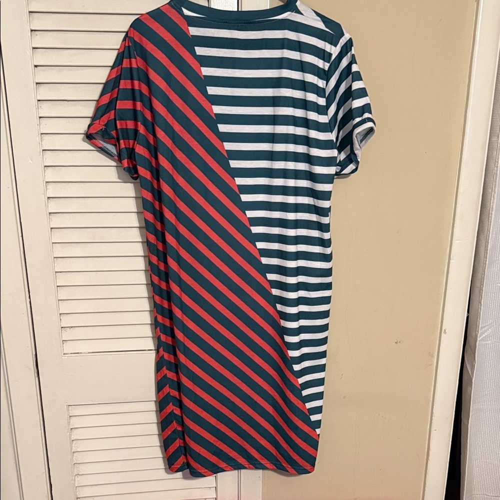 Funky 80s Inspired Graphic T-shirt Dress - Picture 3 of 5